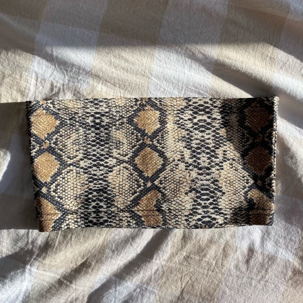 Snakeprint crop tube top